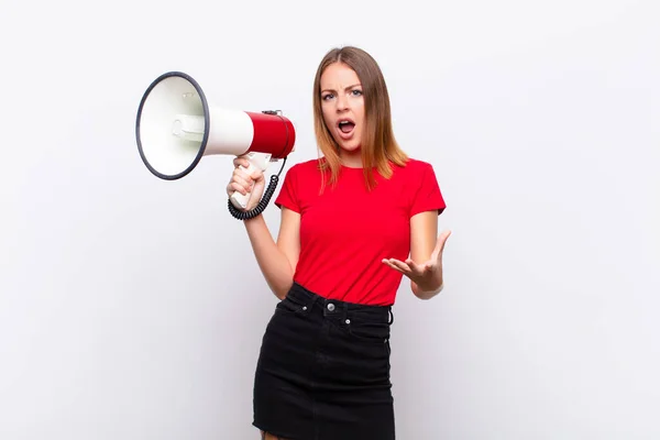 Red Head Pretty Woman Looking Angry Annoyed Frustrated Screaming Wtf — Stock Photo, Image