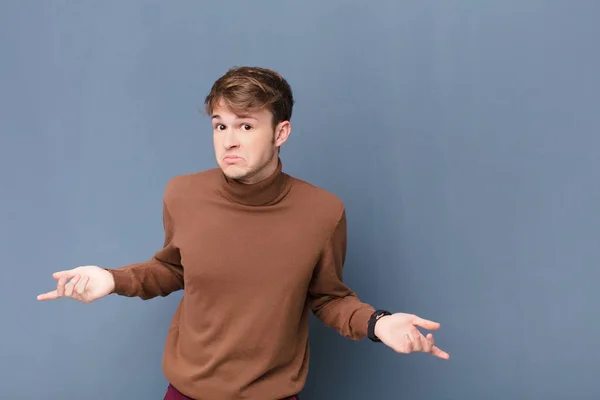 Young Blonde Man Feeling Clueless Confused Having Idea Absolutely Puzzled — Foto de Stock