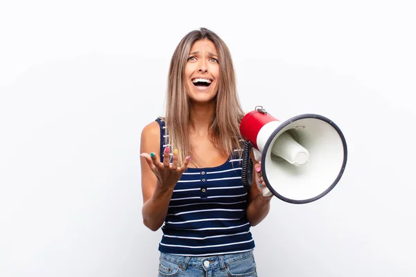 Joven Mujer Guapa Que Desesperada Frustrada Estresada Infeliz Molestada Gritando — Foto de Stock