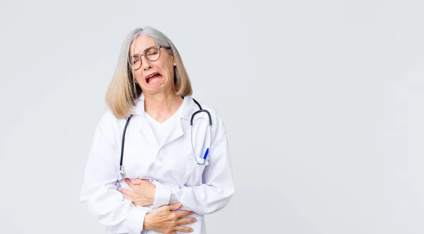 Vrouw Van Middelbare Leeftijd Die Zich Angstig Ziek Ziek Ongelukkig — Stockfoto