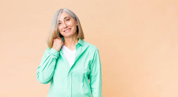 Middle Age Cool Woman Laughing Cheerfully Confidently Casual Happy Friendly — Stock Photo, Image
