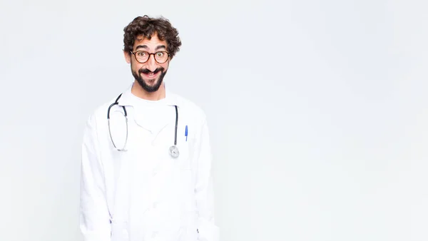 Joven Doctor Hombre Buscando Feliz Tonta Con Una Amplia Divertido —  Fotos de Stock