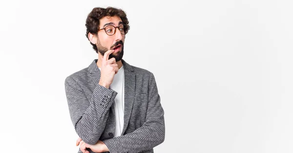 Joven Empresario Loco Con Mirada Sorprendida Nerviosa Preocupada Asustada Mirando — Foto de Stock