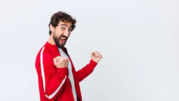 Joven Barbudo Espalda Vista Sintiéndose Feliz Positivo Exitoso Celebrando Victoria — Foto de Stock