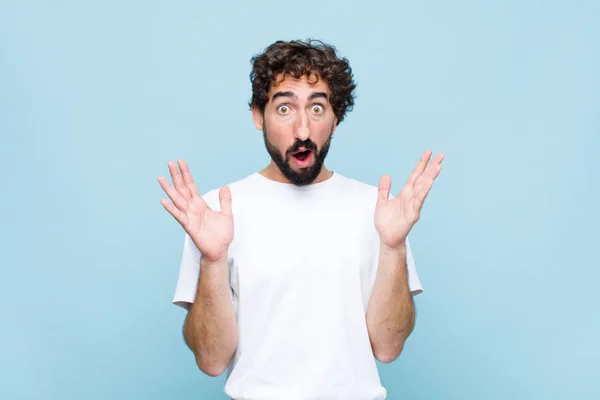 Young Crazy Bearded Man Looking Shocked Astonished Jaw Dropped Surprise — Stock Photo, Image