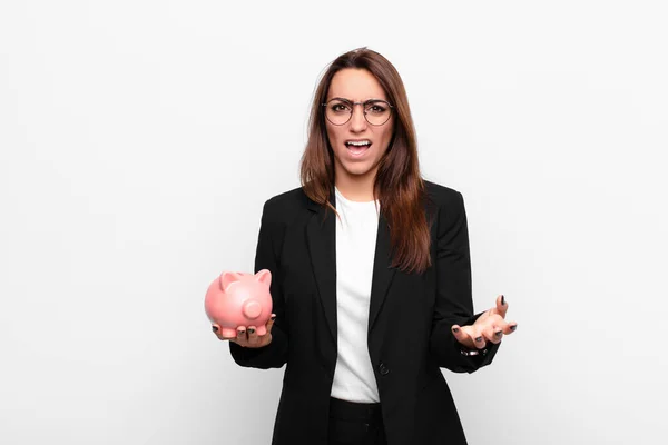 Joven Mujer Negocios Mirando Enojado Molesto Frustrado Gritando Wtf Que — Foto de Stock