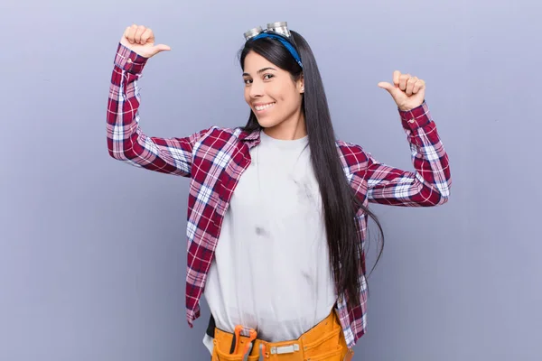 Young Latin Woman Feeling Proud Arrogant Confident Looking Satisfied Successful — Stock Photo, Image