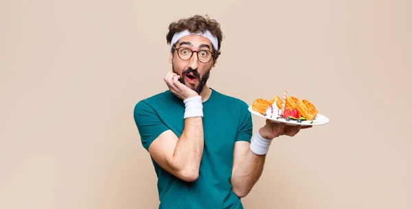 Joven Deportista Con Gofres Concepto Dieta —  Fotos de Stock