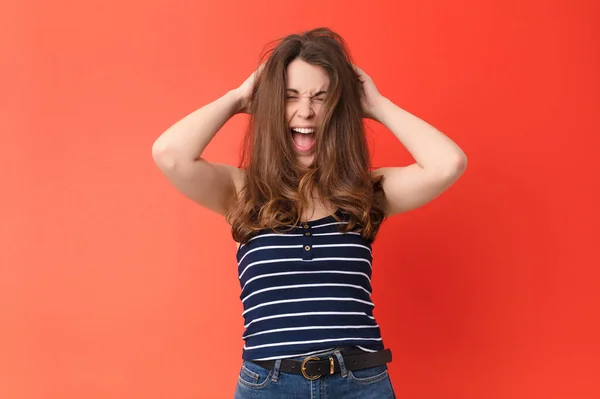 Giovane Bella Donna Guardando Felice Spensierato Amichevole Rilassato Godendo Vita — Foto Stock