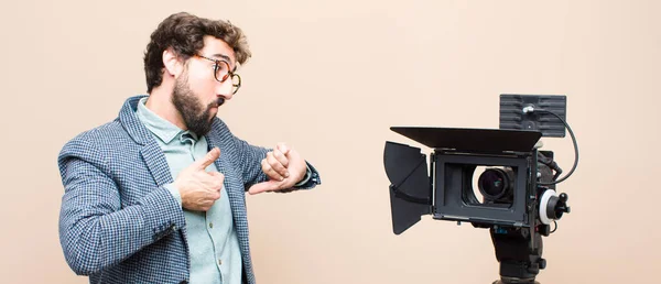 Television Presenter Feeling Confused Clueless Unsure Weighting Good Bad Different — Stock Photo, Image