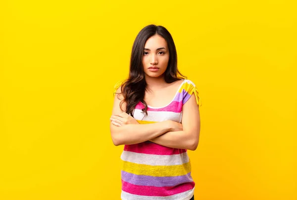 Young Latin Pretty Woman Feeling Displeased Disappointed Looking Serious Annoyed — Stock Photo, Image