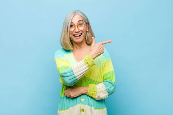 Senior Middle Age Pretty Woman Looking Excited Surprised Pointing Side — Stock Photo, Image