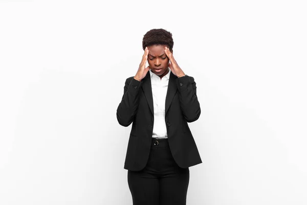 Jovem Bonita Mulher Negra Olhando Estressado Frustrado Trabalhando Sob Pressão — Fotografia de Stock