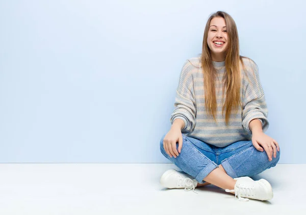 Young Blonde Woman Looking Happy Pleasantly Surprised Excited Fascinated Shocked — Stockfoto