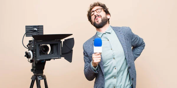 Presentatör Som Känner Sig Trött Stressad Ängslig Frustrerad Och Deprimerad — Stockfoto