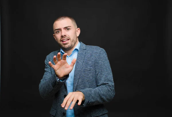 Junger Geschäftsmann Fühlt Sich Angewidert Und Ekelhaft Weicht Von Etwas — Stockfoto