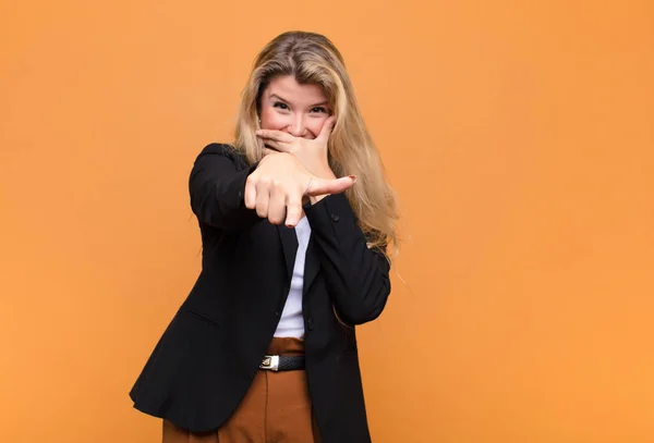 Uitlachen Naar Camera Wijzen Uitlachen Bespotten — Stockfoto