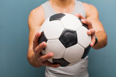 Futbol toplu genç bir Arap. spor konsepti