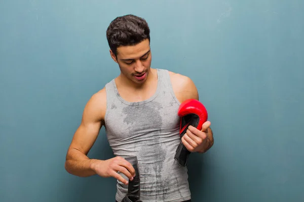 Joven Árabe Con Guantes Boxeo — Foto de Stock