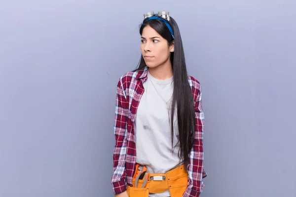 Young Latin Woman Feeling Sad Upset Angry Looking Side Negative — Stock Photo, Image