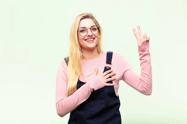 Young Pretty Blonde Woman Looking Happy Confident Trustworthy Smiling Showing — Stock Photo, Image