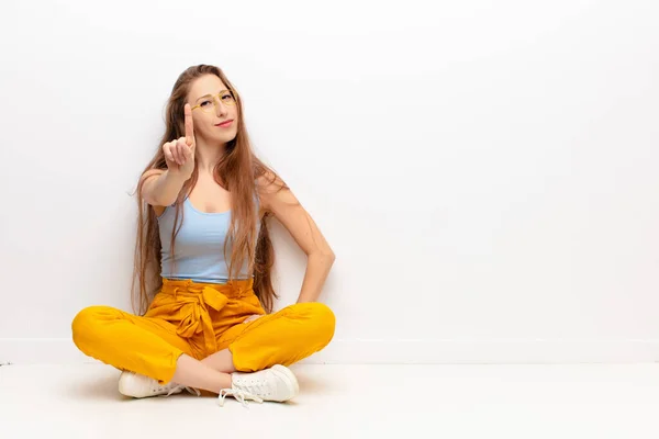 Yound Blonde Woman Smiling Proudly Confidently Making Number One Pose — Stock Photo, Image