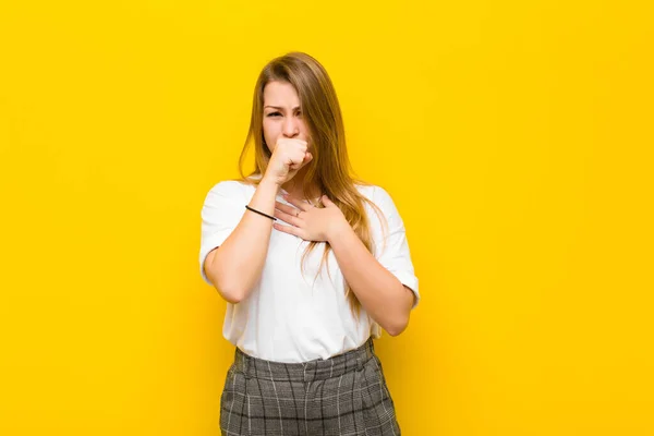 Giovane Donna Bionda Che Sente Male Con Mal Gola Sintomi — Foto Stock