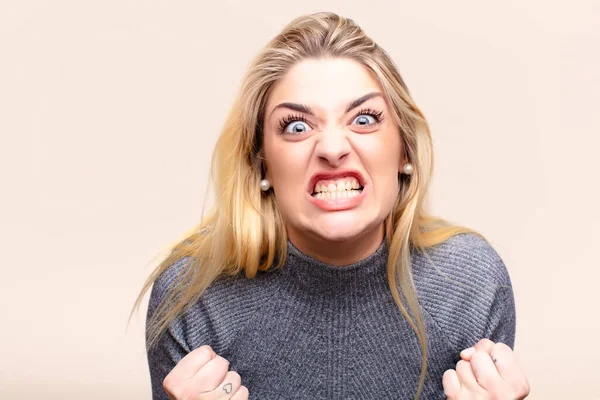 Young Pretty Blonde Woman Shouting Aggressively Annoyed Frustrated Angry Look — Stock Photo, Image