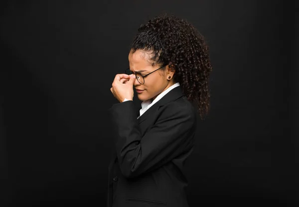 Junge Schwarze Frau Fühlt Sich Gestresst Unglücklich Und Frustriert Berührt — Stockfoto