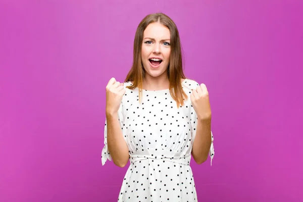 Red Head Pretty Woman Shouting Aggressively Angry Expression Fists Clenched — Stock Photo, Image