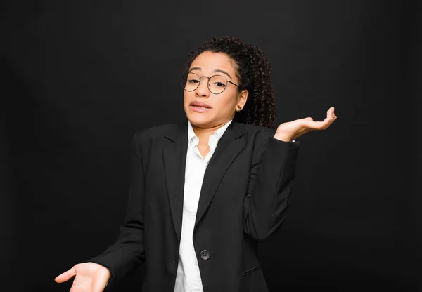 Young Black Woman Shrugging Dumb Crazy Confused Puzzled Expression Feeling — Stockfoto