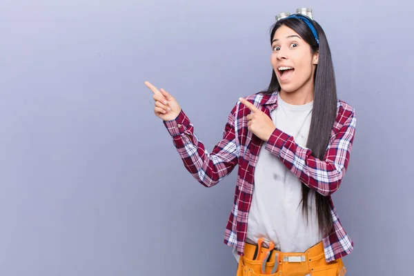 Young Latin Woman Feeling Joyful Surprised Smiling Shocked Expression Pointing — Stock Photo, Image