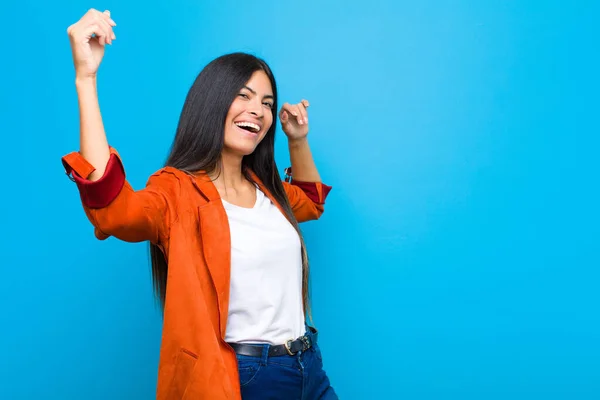 Young Pretty Latin Woman Shouting Triumphantly Looking Excited Happy Surprised — Stock Photo, Image