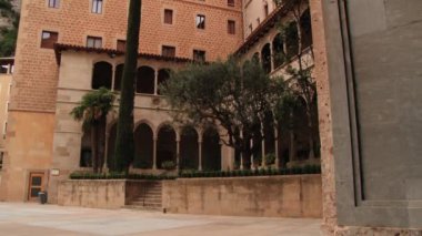Dış Cephe Benedictine Abbey Santa Maria de Montserrat Monistrol de Montserrat, İspanya.