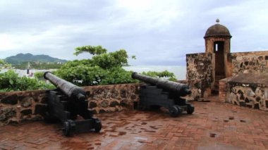 Puerto Plata, Dominik Cumhuriyeti deniz kenarına San Felipe kaleden görüntülemek.