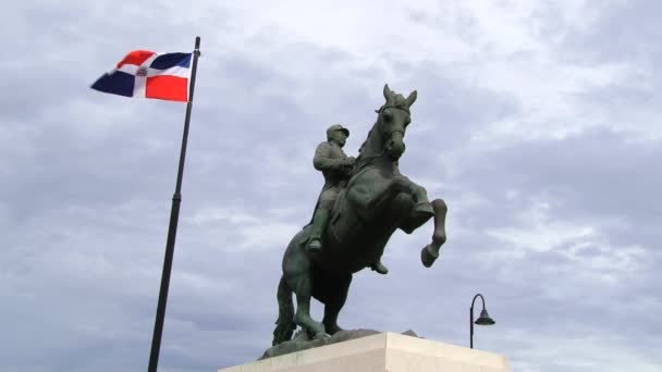 Külső lovas szobrának általános Gregorio Luperon Puerto Plata, Dominikai Köztársaság. — Stock videók