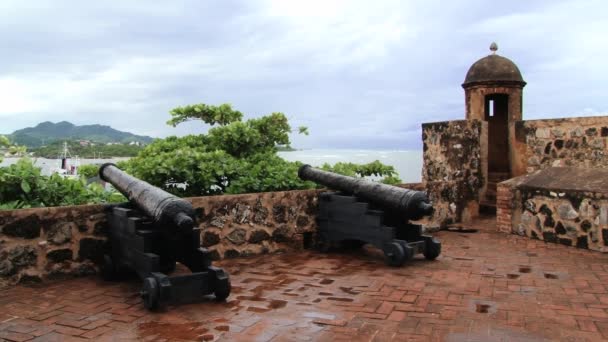 Widok z San Felipe Fort nad morze w Puerto Plata, Dominikana. — Wideo stockowe