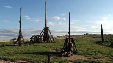Talebi içinde Les Baux-de-Provence, Fransa kalede restore edilmiş mancınık için görüntüleyin.