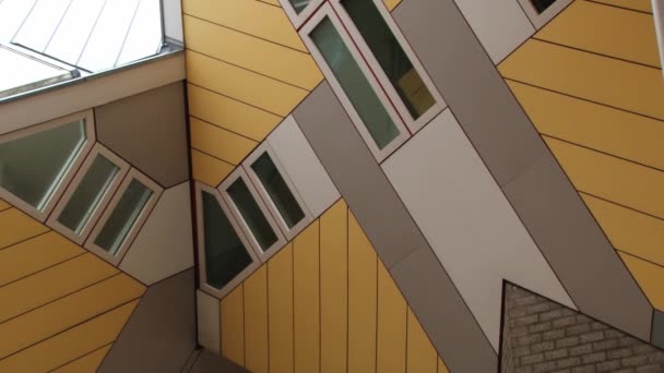 Exterior das famosas casas de cubos em Rotterdam, Países Baixos . — Vídeo de Stock