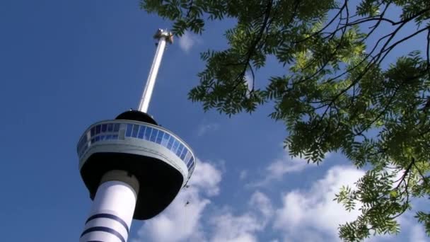 Exteriör detalj av Euromast tornet i Rotterdam, Nederländerna. — Stockvideo