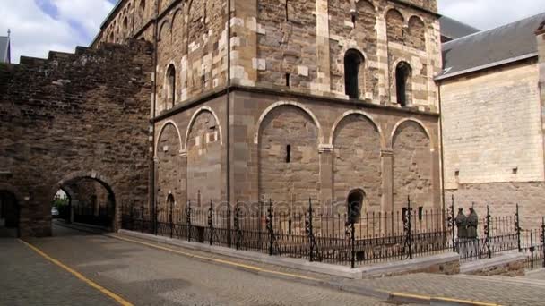 Extérieur de l'église Saint Servatius à Maastricht, Pays-Bas . — Video