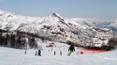 İnsanlar Kayak ski Resort Hemsedal, Norveç.