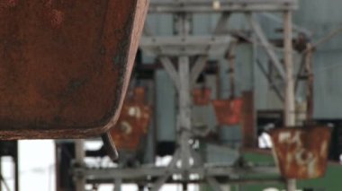 Longyearbyen, Norveç'te terk edilmiş kutup Kömür Maden ocak donatım için görüntüleyin.