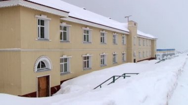 Barentsburg, Norveç'te Rus arctic yerleşim binalar için görüntüleyin.