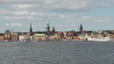 Stockholm, İsveç'te feribot gemisinden deniz ve Binalar için göster.