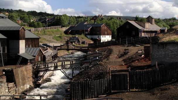 レーロース、ノルウェーの元の銅製錬工場を表示します。. — ストック動画