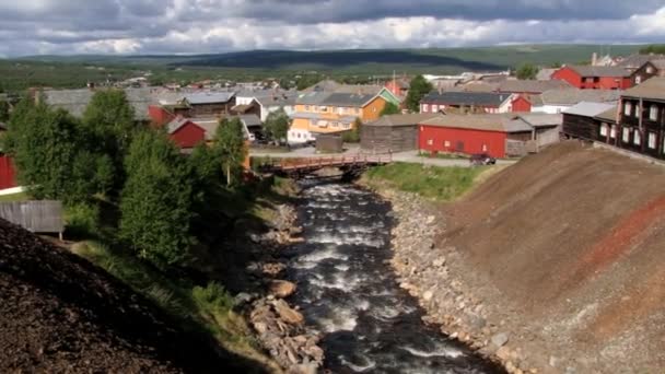 Vue sur la ville des mines de cuivre de Roros à Roros, Norvège — Video