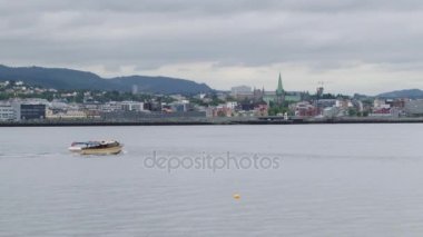 Trondheim şehirden görünümüne Munkholmen Island Trondheim, Norveç.
