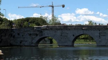 Eski Köprü, Tiberius (Ponte di Tiberio) Rimini, İtalya için görüntüleyin.