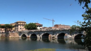 Eski Köprü, Tiberius (Ponte di Tiberio) Rimini, İtalya için görüntüleyin.